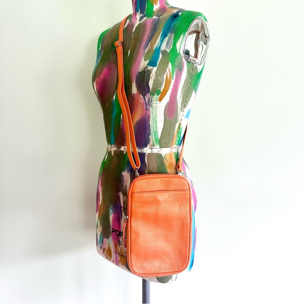 🍊COLDWATER CREEK Orange Leather Crossbody Clutch Purse